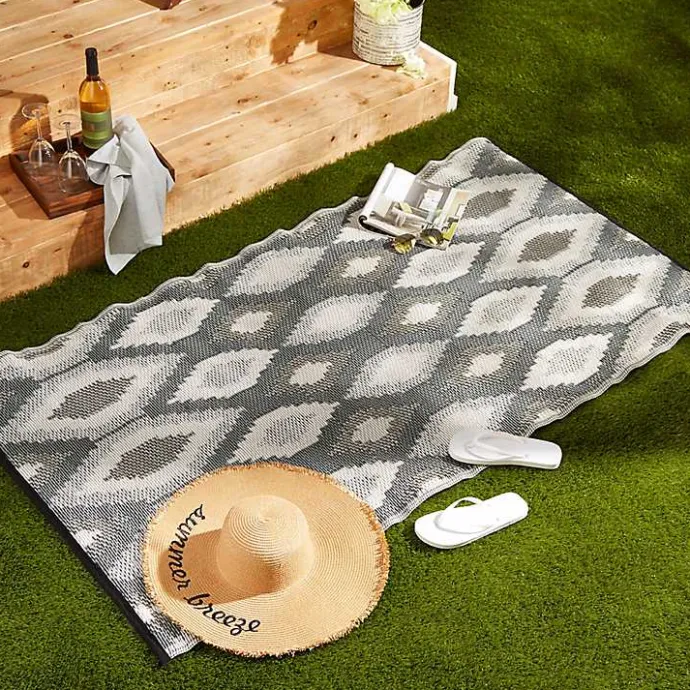 Hot Kirklands Home Black & Gray Diamond Stripe Outdoor Area Rug, 4x6