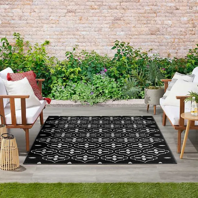 New Kirklands Home Black & Ivory Quatrefoil Indoor/Outdoor Rug, 4x6
