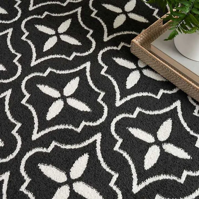 New Kirklands Home Black & Ivory Quatrefoil Indoor/Outdoor Rug, 4x6