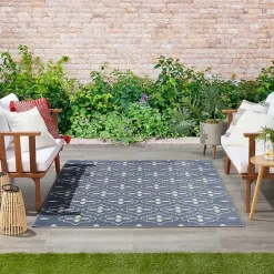 Outlet Kirklands Home Blue & Ivory Quatrefoil Indoor/Outdoor Rug, 4x6