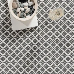 Discount Kirklands Home Gray & White Trellis Indoor/Outdoor Rug, 4x6