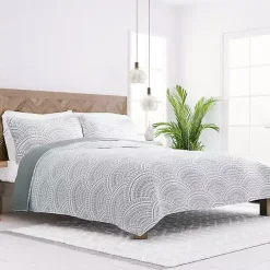 Hot Kirklands Home Green Scalloped Reversible 3-pc. Queen Quilt Set