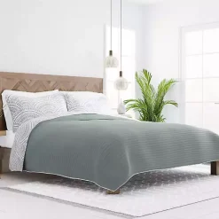 Hot Kirklands Home Green Scalloped Reversible 3-pc. Queen Quilt Set