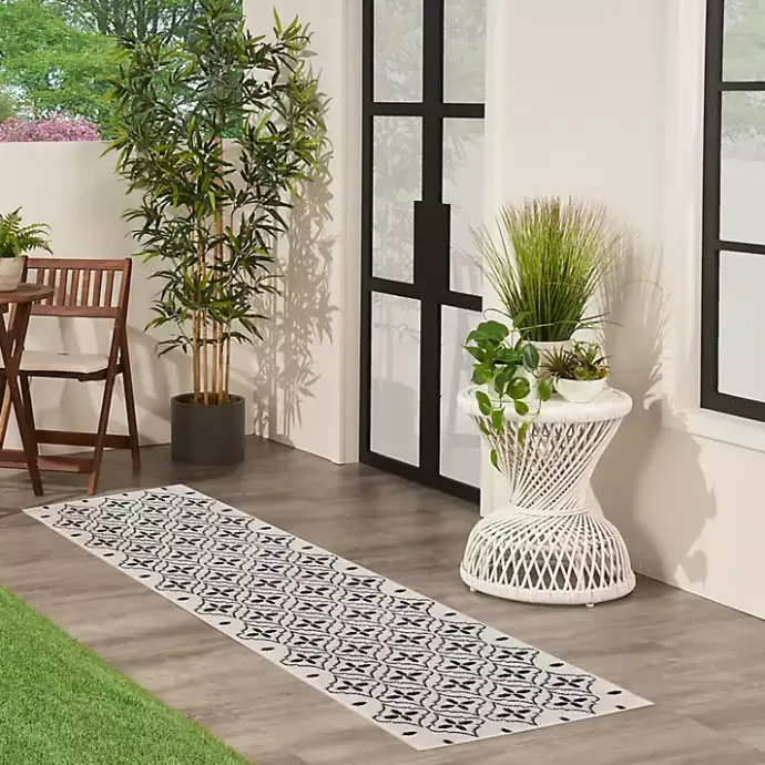 Clearance Kirklands Home Ivory & Black Quatrefoil Indoor/Outdoor Runner