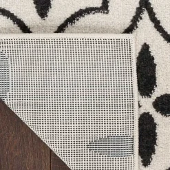 Kirklands Home Ivory & Black Quatrefoil Indoor/Outdoor Rug, 4x6