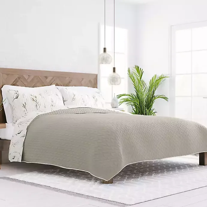 New Kirklands Home Watercolor Leaves Reversible 2-pc. Twin Quilt Set