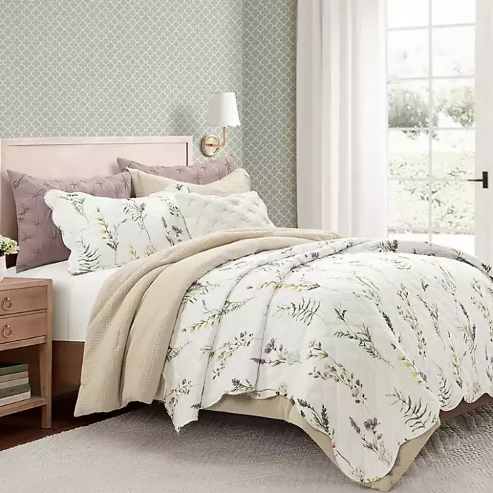 New Kirklands Home Watercolor Wildflower 3-pc. King Quilt Set