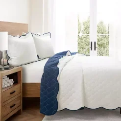 Clearance Kirklands Home White and Navy Scallop 3-pc. Full/Queen Quilt Set