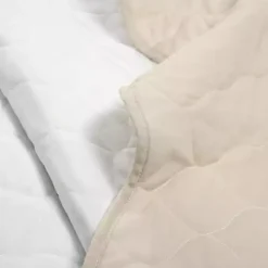 Outlet Kirklands Home White and Tan Scallop 3-pc. Full/Queen Quilt Set