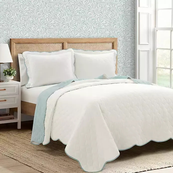 Hot Kirklands Home White and Teal Scallop 3-pc. King Quilt Set
