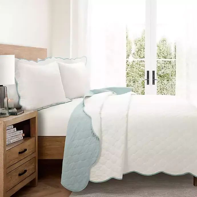 Hot Kirklands Home White and Teal Scallop 3-pc. King Quilt Set