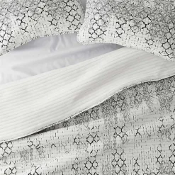 New Kirklands Home White Trellis Reversible 3-pc. Queen Quilt Set